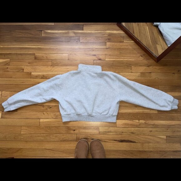 Aritzia TNA Perfect 1/4 zip sweatshirt - Picture 8 of 11